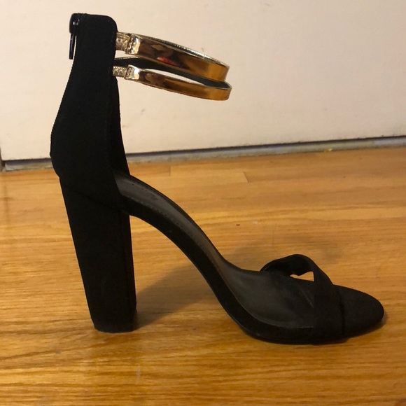 Charlotte Russe Black and Gold Velvet Heels - Picture 5 of 8
